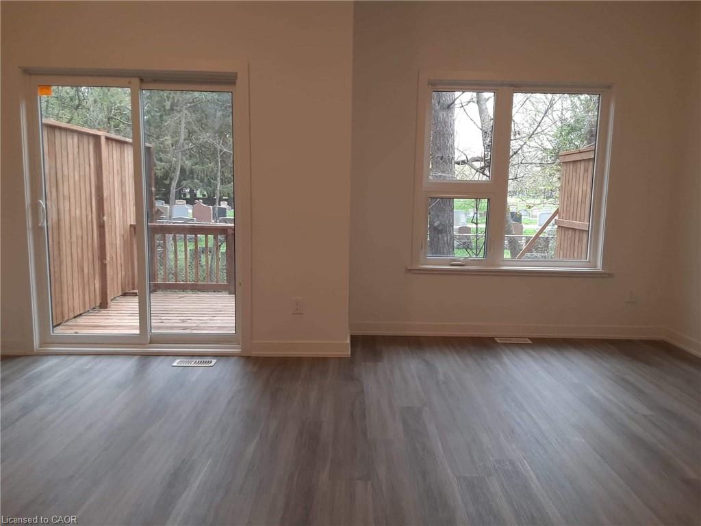 33-110 Fergus Avenue Property Photo 11