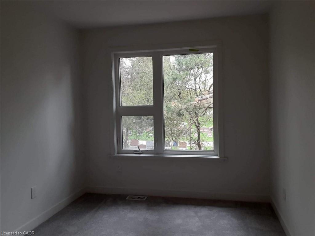33-110 Fergus Avenue Property Photo 12