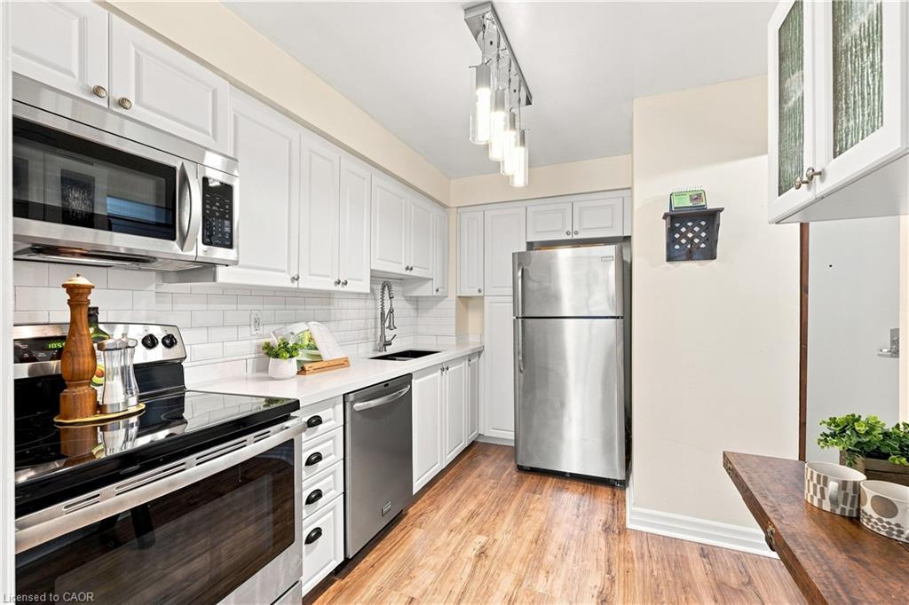 312-1110 Walden Circle Property Photo 14