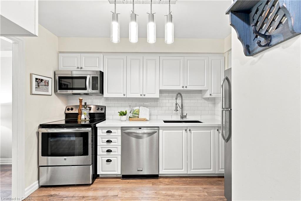 312-1110 Walden Circle Property Photo 20