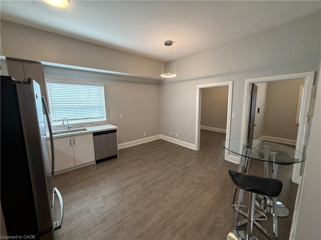 3-2548 Eglinton Avenue W Property Photo 6