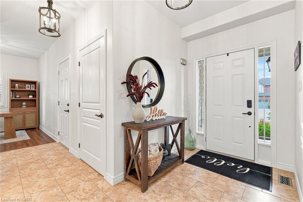 53 Valiant Circle Property Photo 3