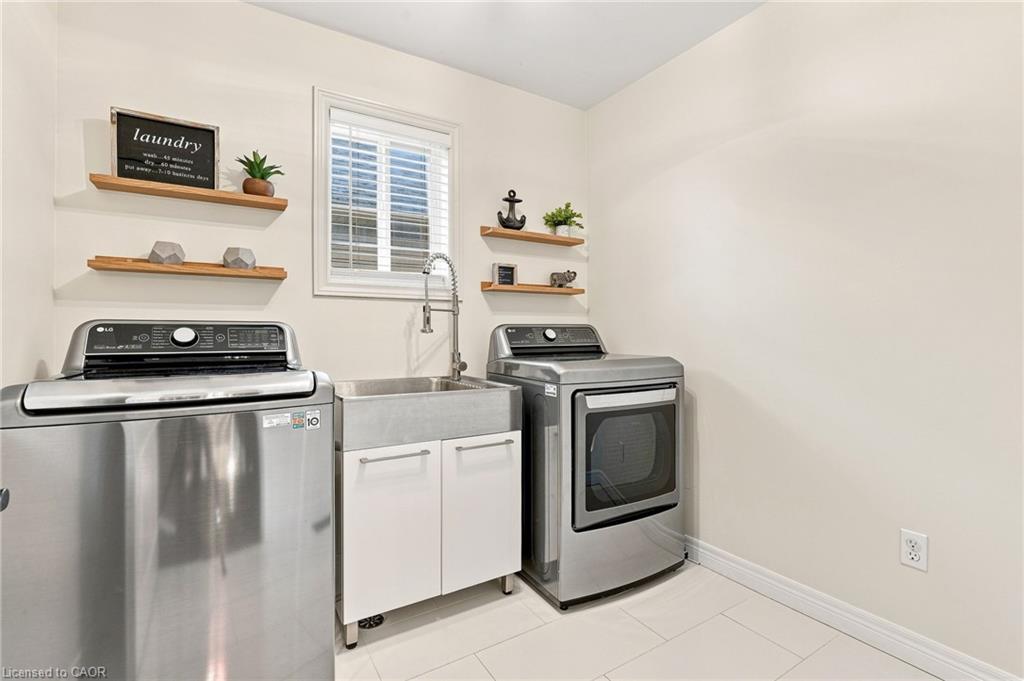 53 Valiant Circle Property Photo 33