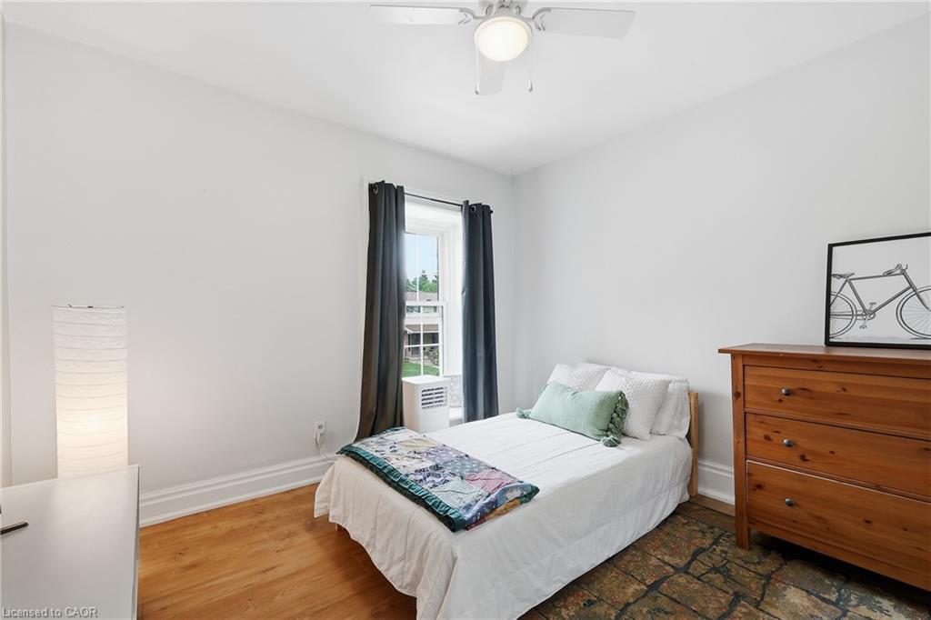 565 St David Street N Property Photo 20