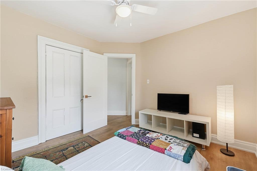 565 St David Street N Property Photo 21