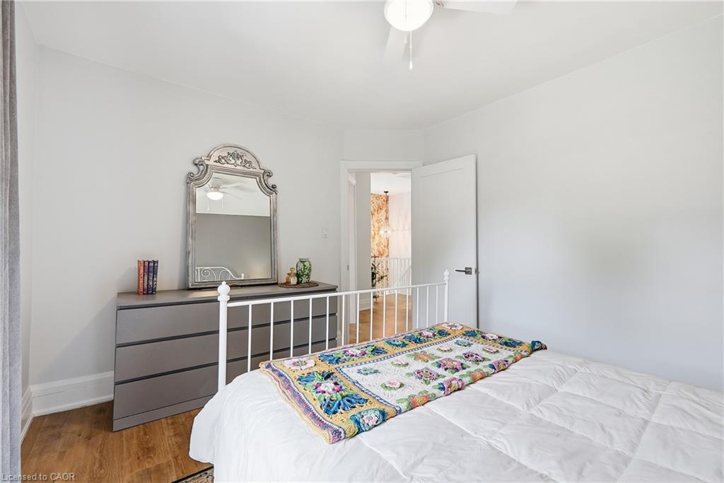565 St David Street N Property Photo 23