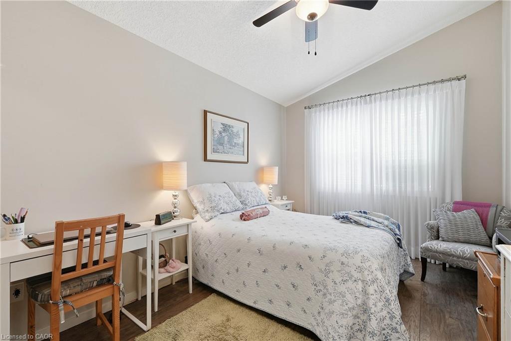 565 St David Street N Property Photo 43