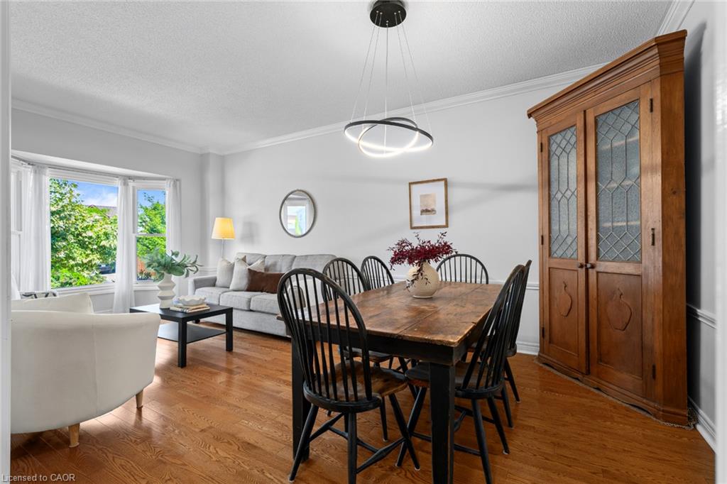 1610 Heathside Crescent Property Photo 3