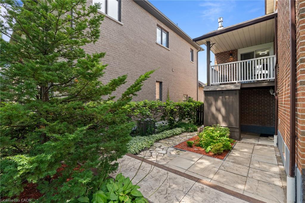 1610 Heathside Crescent Property Photo 41