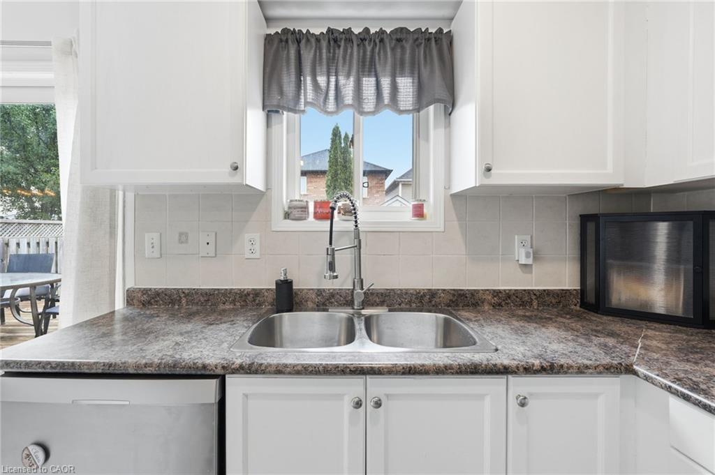 141 Cleghorn Drive Property Photo 11