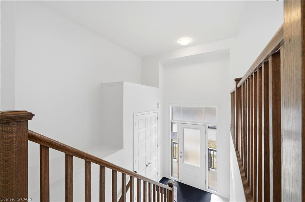 656 Newlove Street Property Photo 6