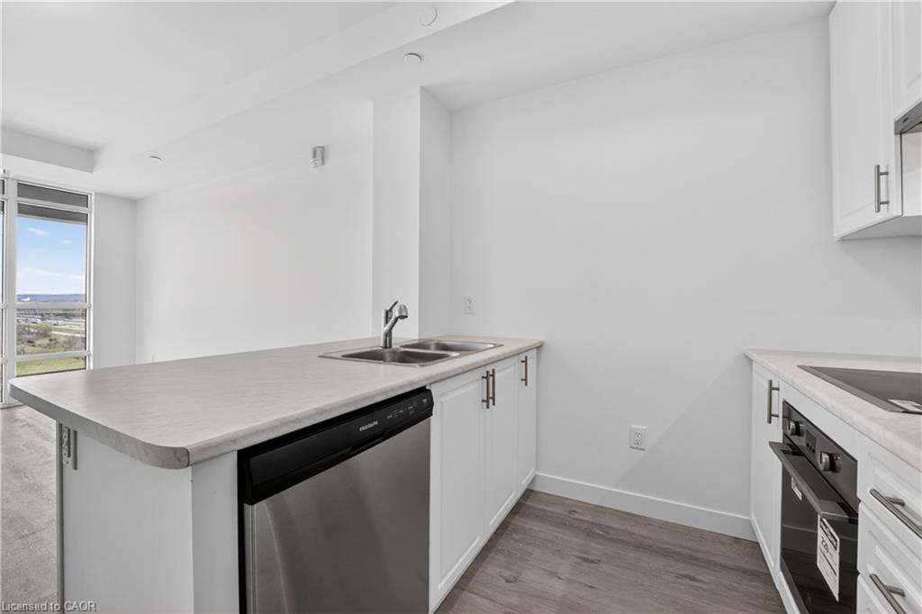 809-461 Green Road Property Photo 10