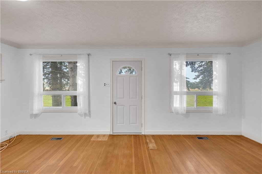 1097 Colborne Street W Property Photo 6