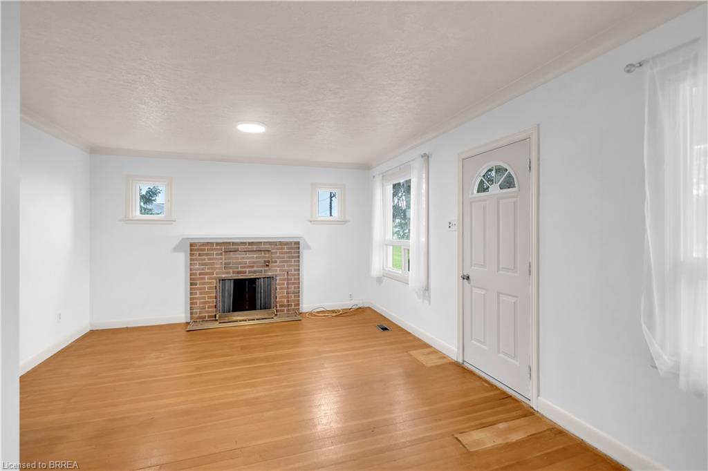 1097 Colborne Street W Property Photo 7
