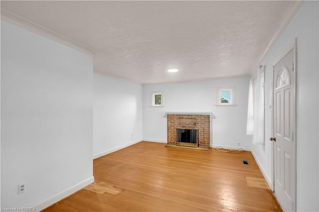 1097 Colborne Street W Property Photo 8