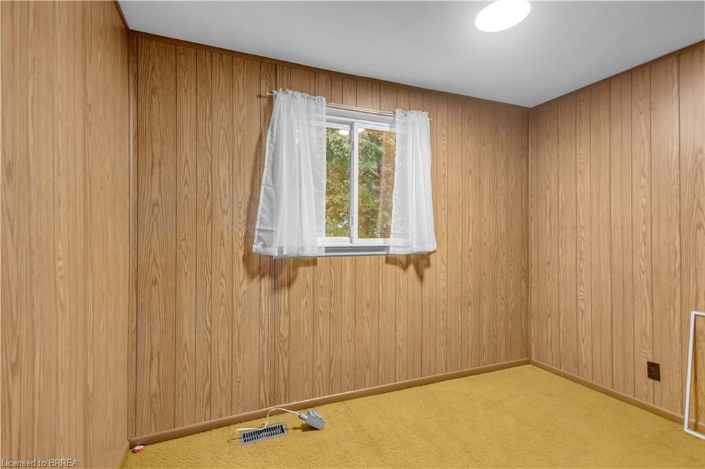 1097 Colborne Street W Property Photo 12