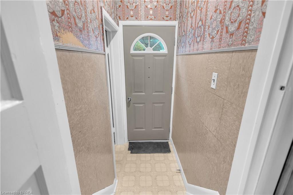 1097 Colborne Street W Property Photo 20