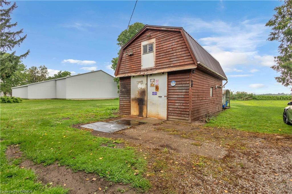 1097 Colborne Street W Property Photo 22