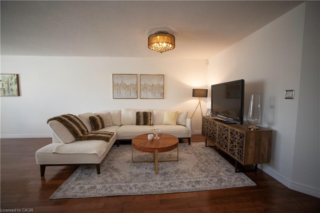 57 Ossington Drive Property Photo 6