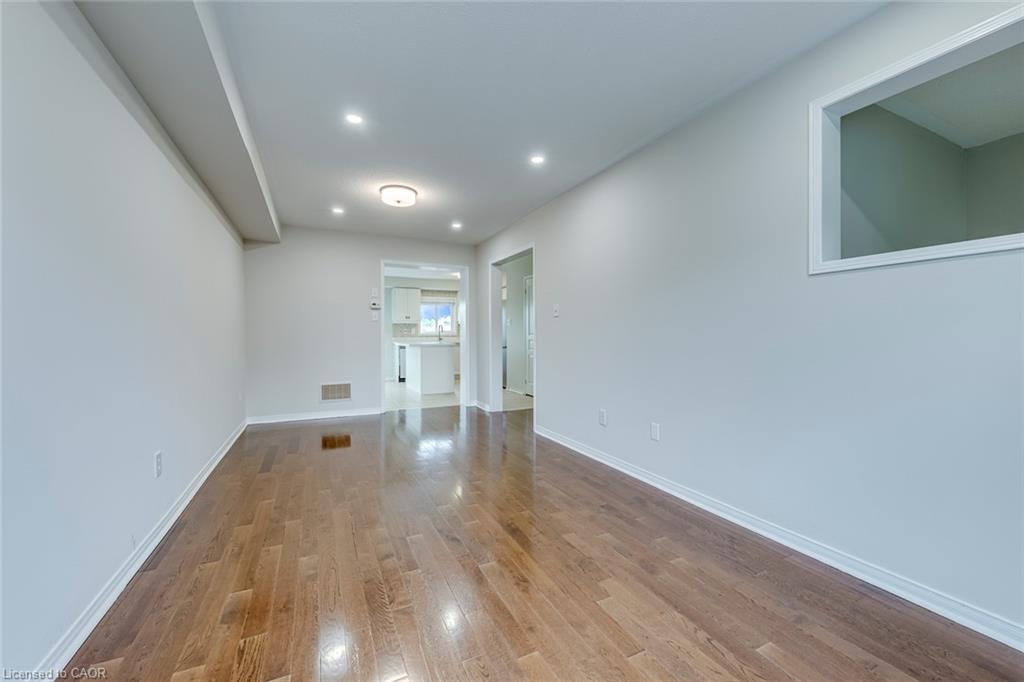 2418 Adamvale Crescent Property Photo 7