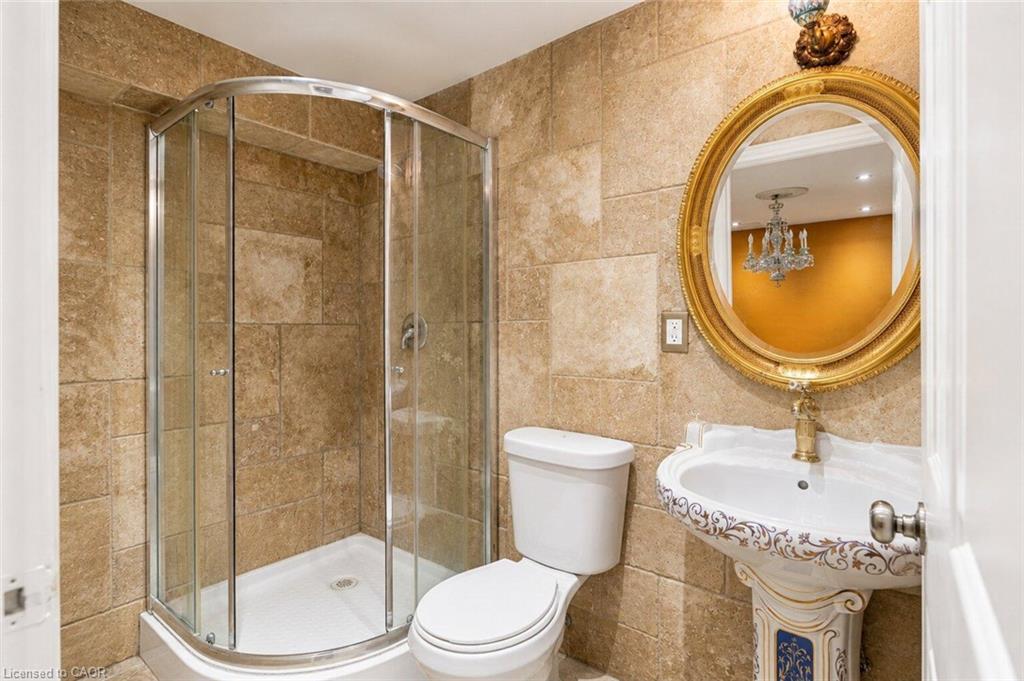 218 Macaulay Street E Property Photo 26