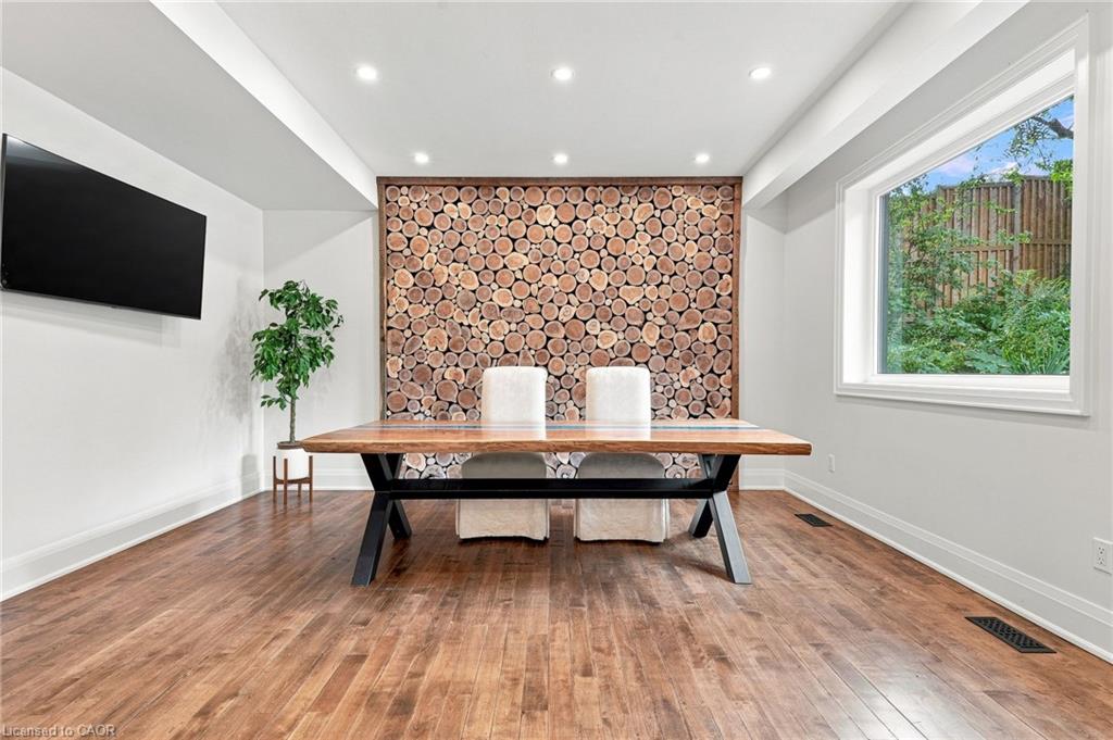 2019 Dundas Street Property Photo 7
