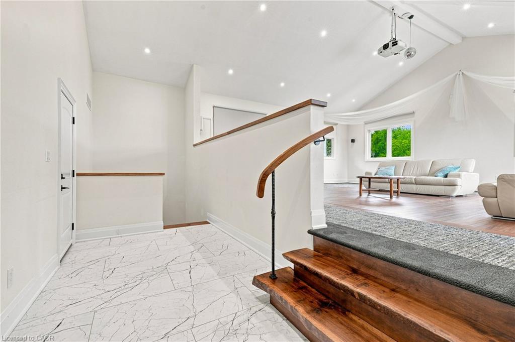 2019 Dundas Street Property Photo 16