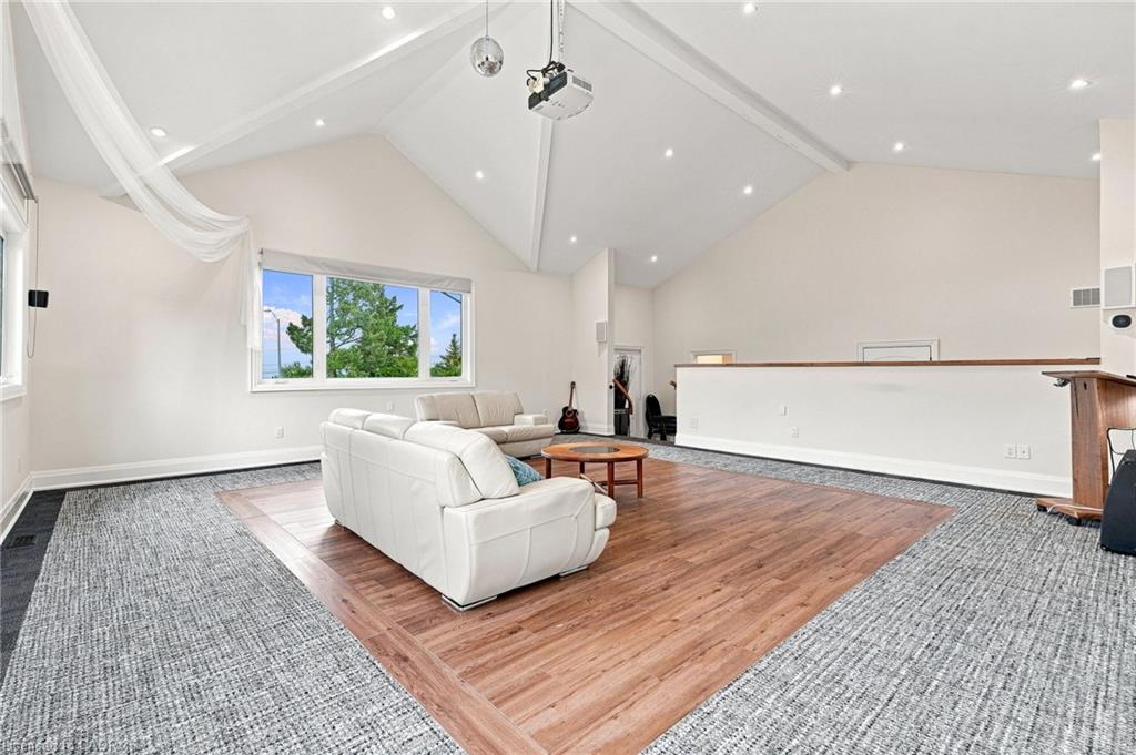 2019 Dundas Street Property Photo 18