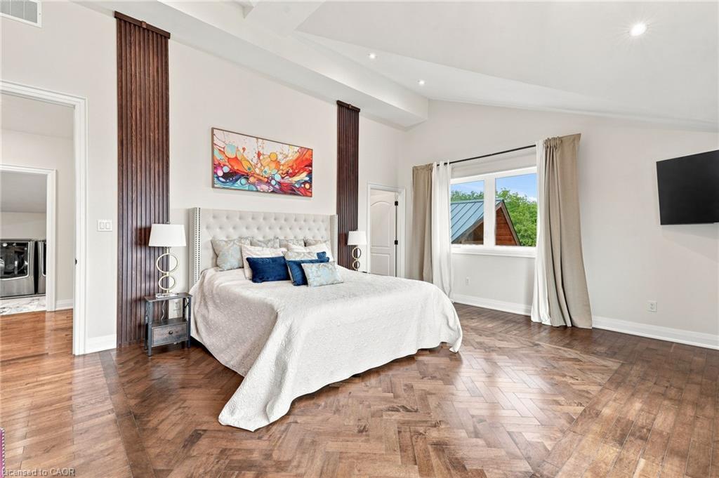 2019 Dundas Street Property Photo 25