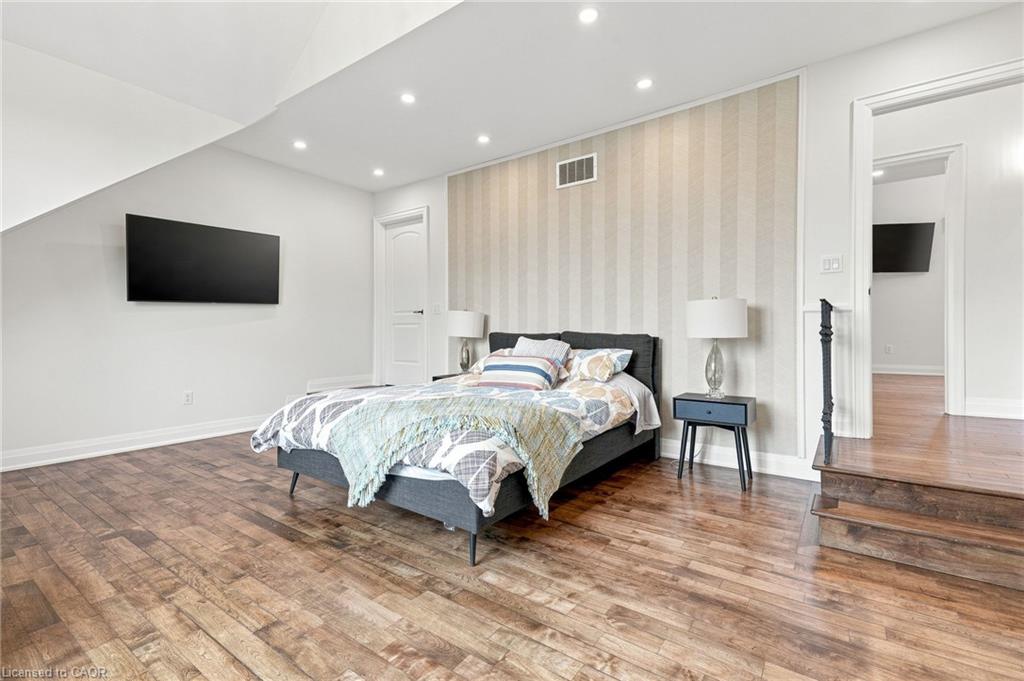 2019 Dundas Street Property Photo 31