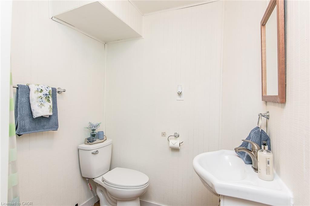 36 Amos Avenue Property Photo 39