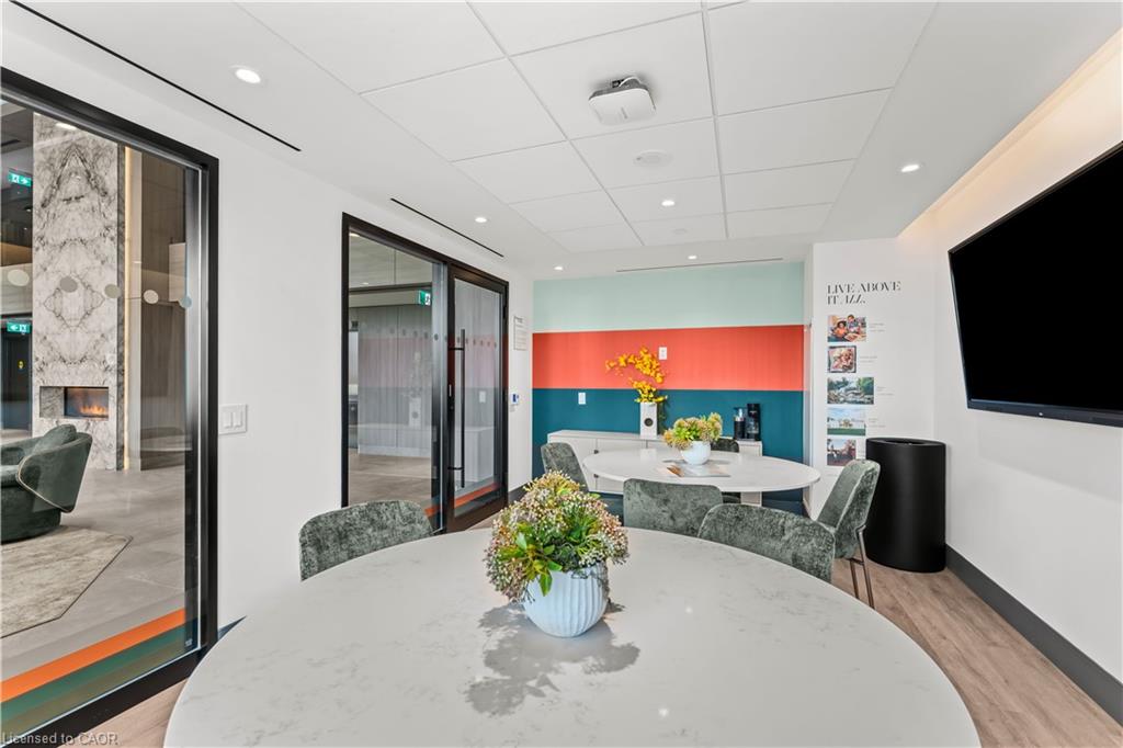 352-500 Upper Wellington Street Property Photo 16