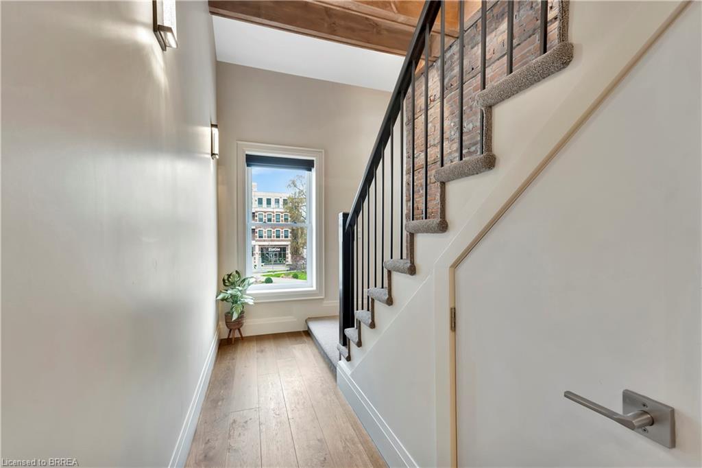 204-7 Grand River Street N Property Photo 27