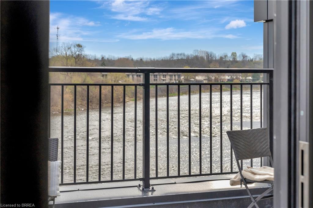 204-7 Grand River Street N Property Photo 45