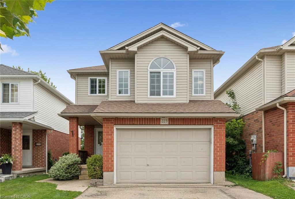 223 Hollyridge Crescent Property Photo 1