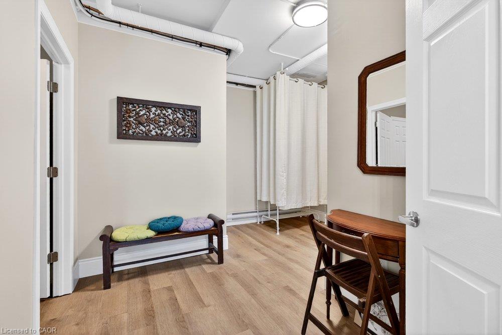 677 Barton Street E Property Photo 10
