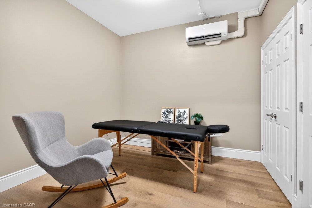 677 Barton Street E Property Photo 12