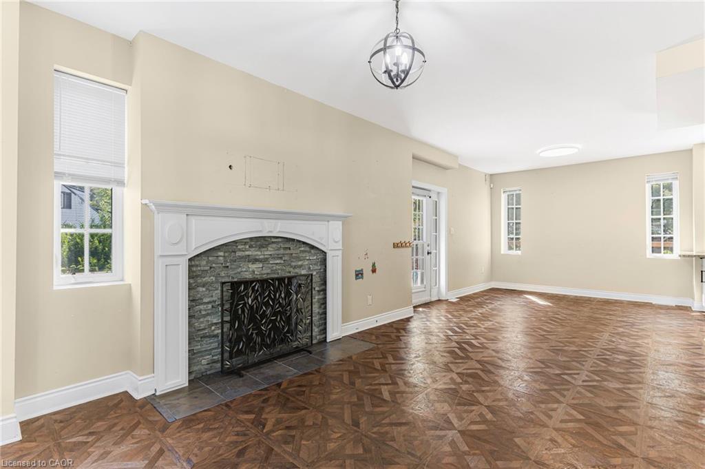 403 Niagara Street Property Photo 6