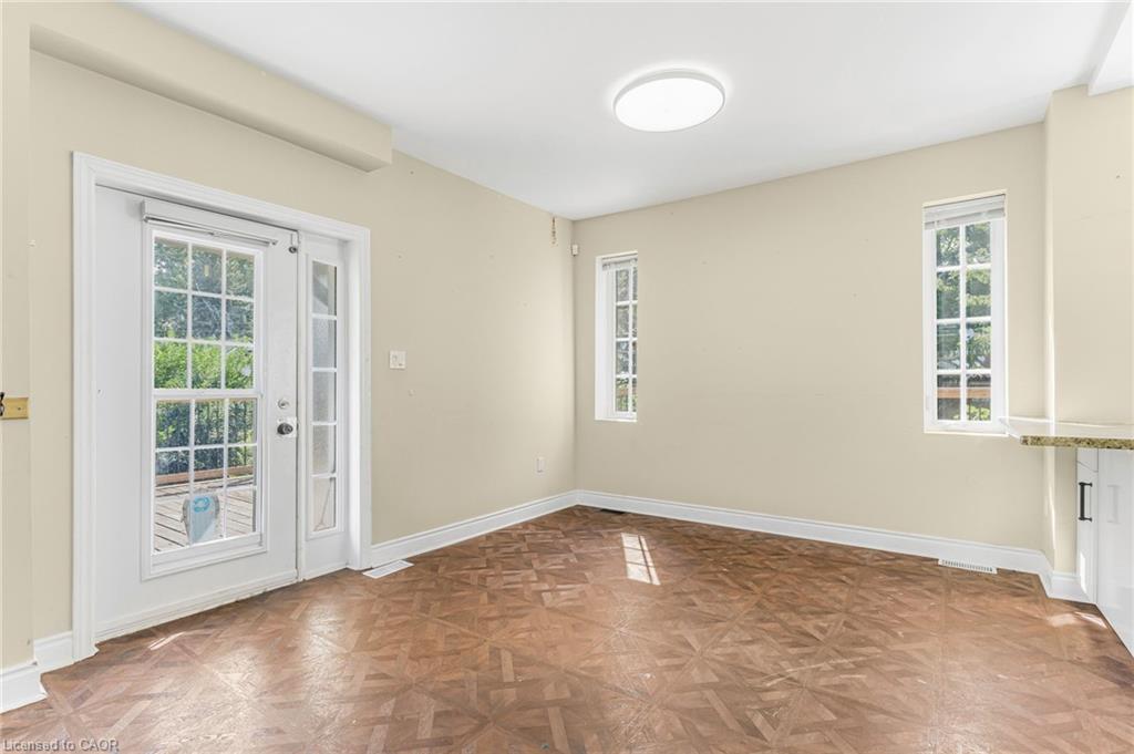 403 Niagara Street Property Photo 8