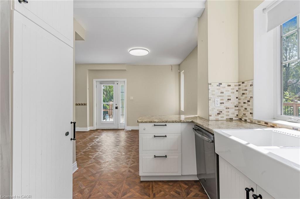 403 Niagara Street Property Photo 12