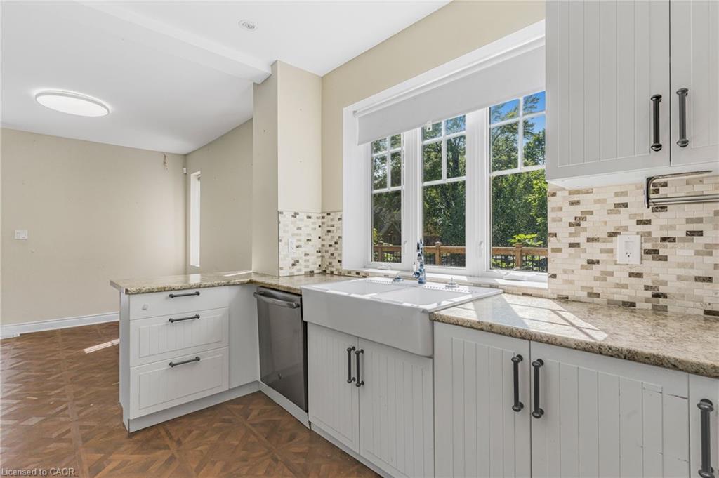 403 Niagara Street Property Photo 13