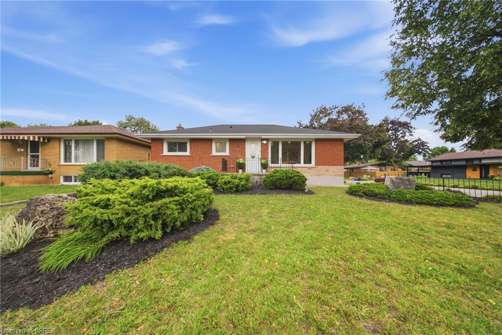 2 Frontenac Avenue Property Photo 2