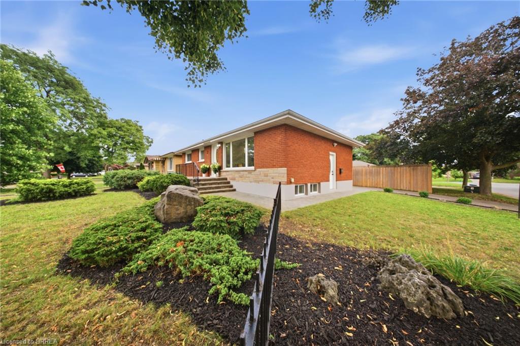 2 Frontenac Avenue Property Photo 3