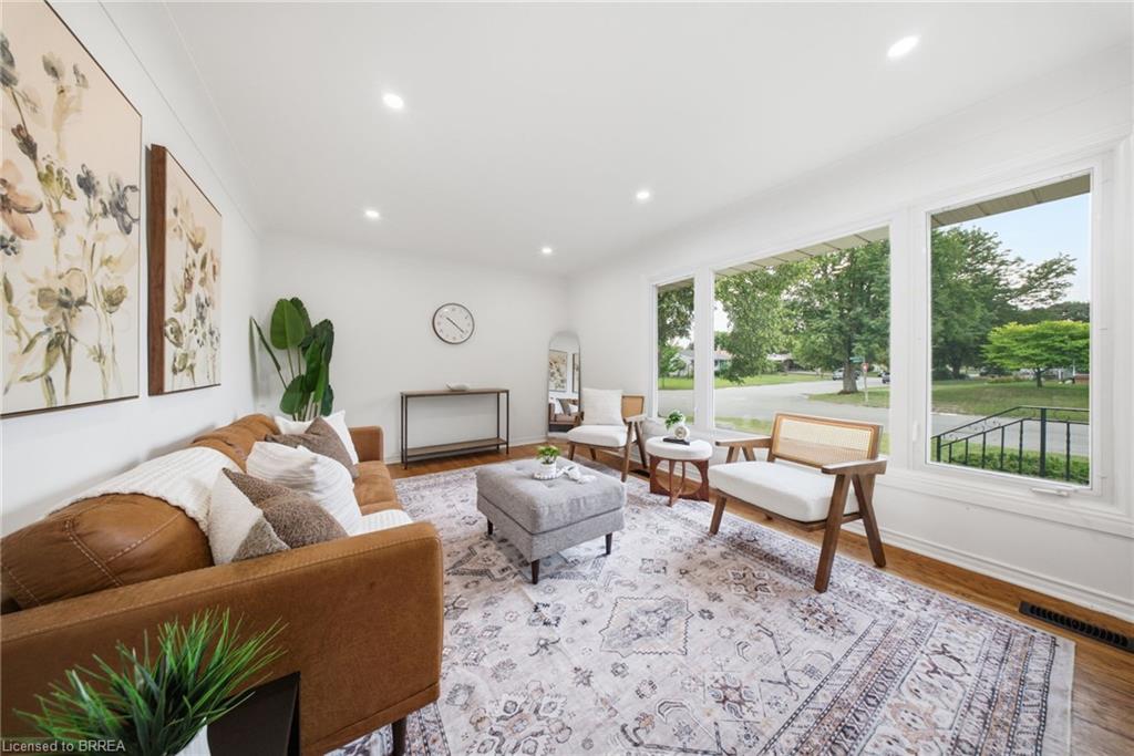 2 Frontenac Avenue Property Photo 7