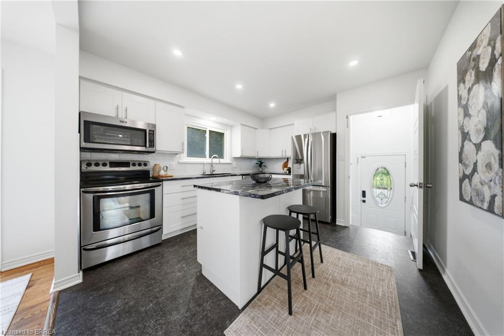 2 Frontenac Avenue Property Photo 8