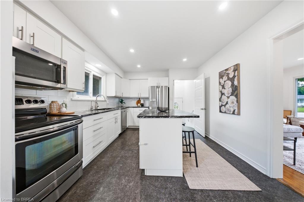 2 Frontenac Avenue Property Photo 12