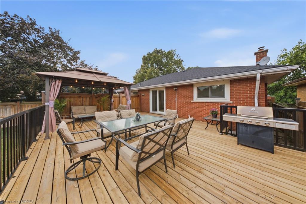 2 Frontenac Avenue Property Photo 29