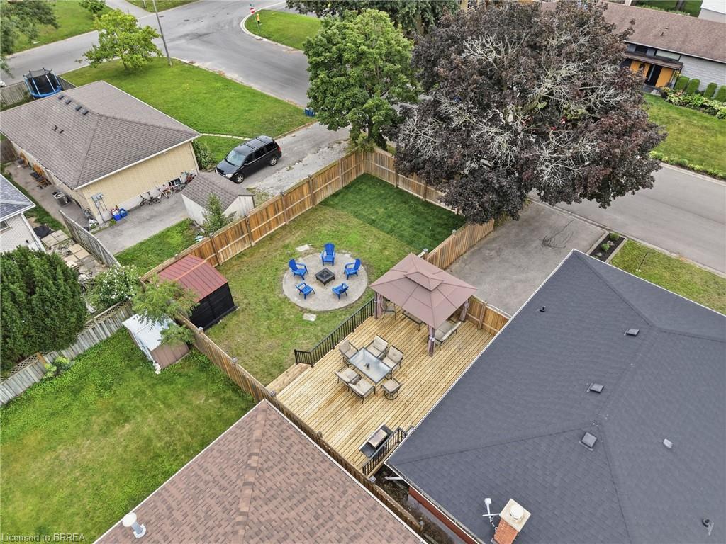 2 Frontenac Avenue Property Photo 34