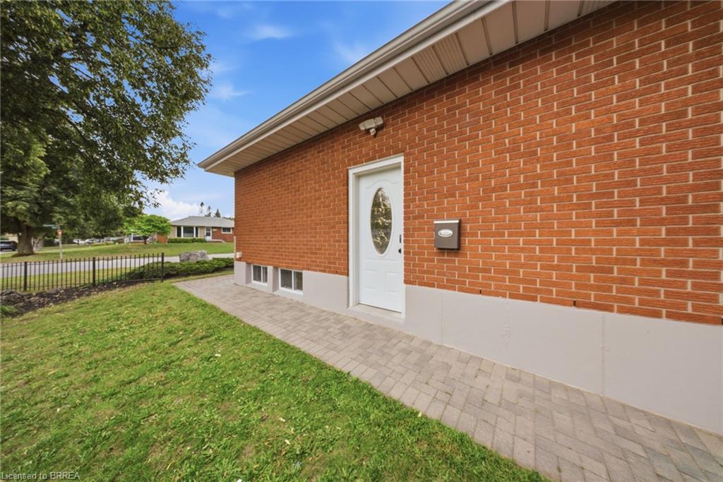 2 Frontenac Avenue Property Photo 37