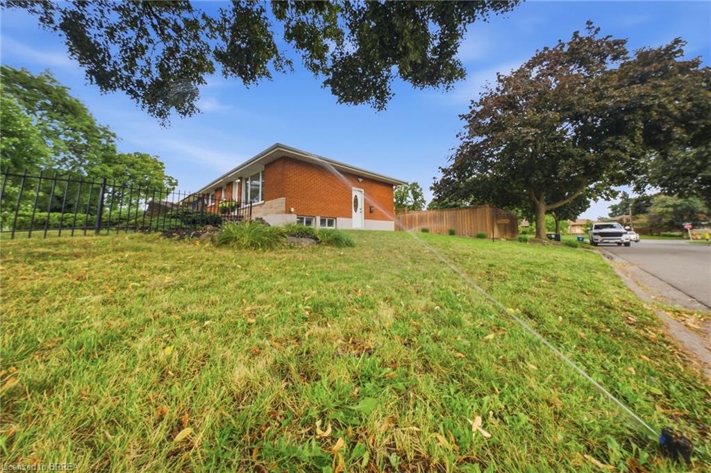 2 Frontenac Avenue Property Photo 39